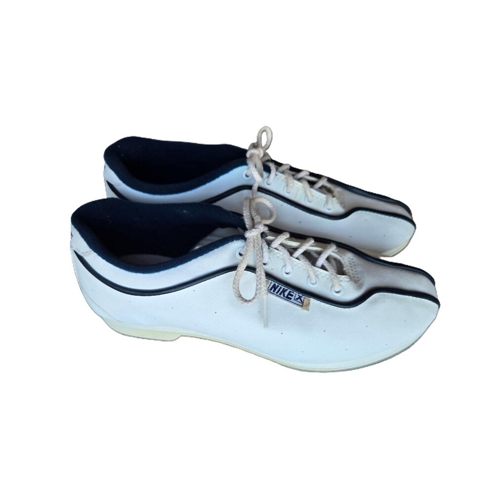 NIKE Women's 7.5 Golf Shoes, White w/ Navy Trim, Excellent Condition